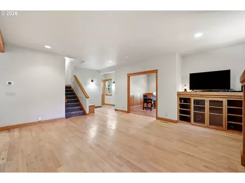 Living - 6287 Fernhill Loop, Springfield, OR 97478 photo 5 of 7