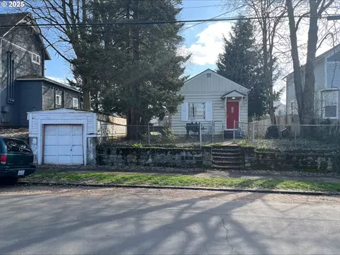 1007 W 16th St, Vancouver, WA 98660