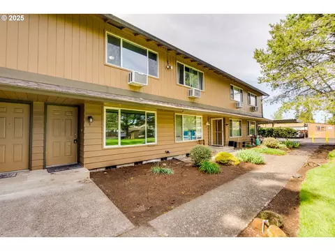 1275 NE Grant St #3, Hillsboro, OR 97124