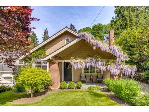 2748 SW Old Orchard Rd, Portland, OR 97201