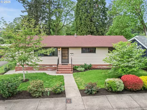 1142 High St, Gladstone, OR 97027