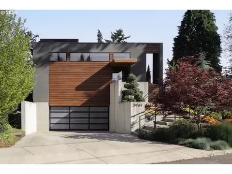 3961 SE Berkeley Way, Portland, OR 97202