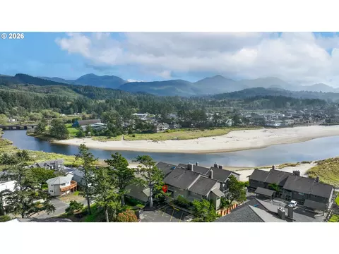 353 N Breaker Point Dr #353, Cannon Beach, OR 97110