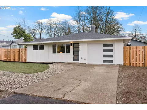 17666 SE Rose St, Milwaukie, OR 97267