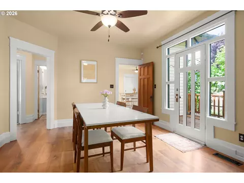 Dining - 952 C St, Springfield, OR 97477 photo 1 of 2