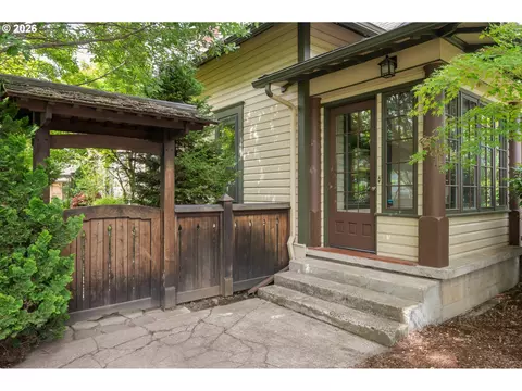 Other - 952 C St, Springfield, OR 97477 photo 10 of 10
