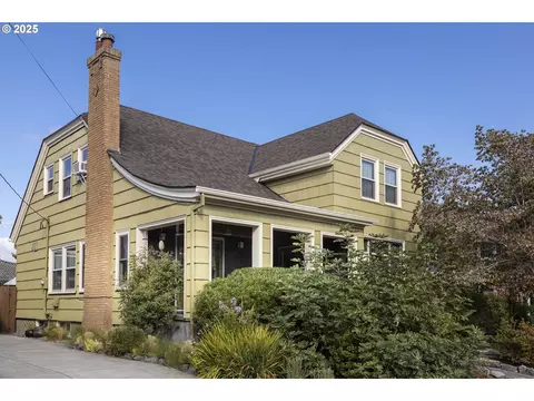 323 SE Cowls St, Mcminnville, OR 97128