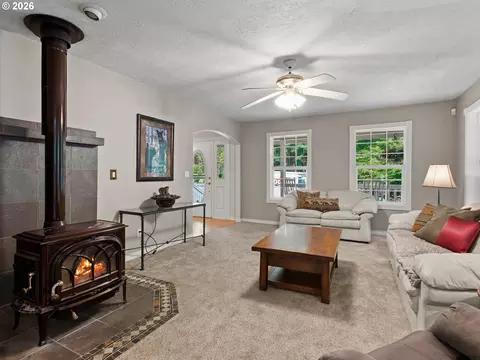 Living - 22800 SE 476th Ave, Sandy, OR 97055 photo 2 of 4
