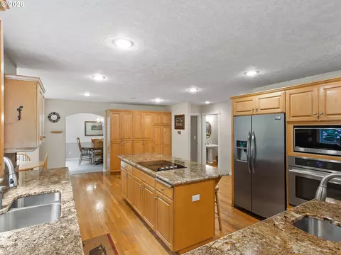 Kitchen - 22800 SE 476th Ave, Sandy, OR 97055 photo 2 of 5