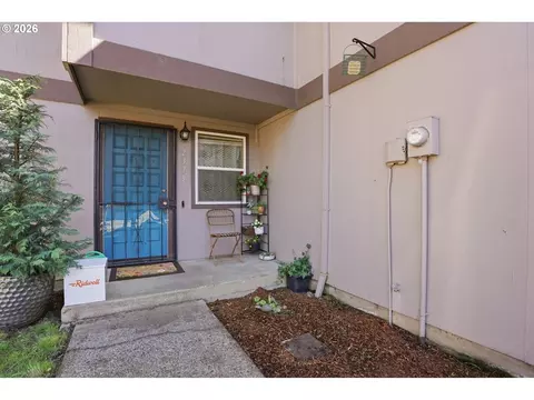 2379 SE 112th Ave #2, Portland, OR 97216