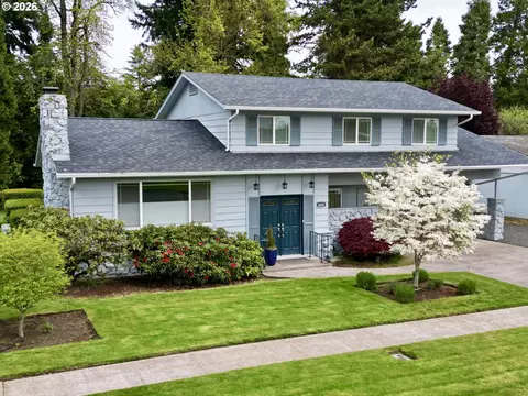 Exterior - 445 Sterling Dr, Eugene, OR 97404 photo 3 of 6
