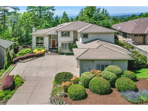 369 NW 81st Pl, Portland, OR 97229