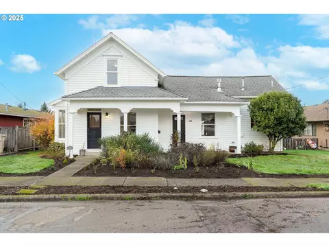 316 S 17th St, Philomath, OR 97370