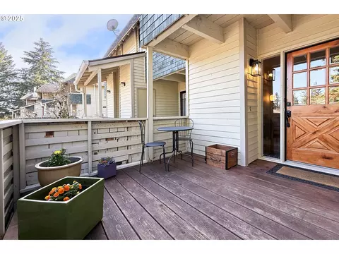 5341 NW Innisbrook Pl, Portland, OR 97229