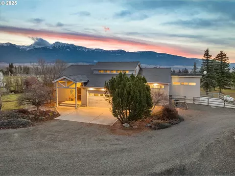 19 Valley Heights Dr, Enterprise, OR 97828