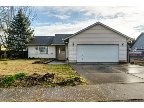 340 N 10th St, Harrisburg, OR 97446