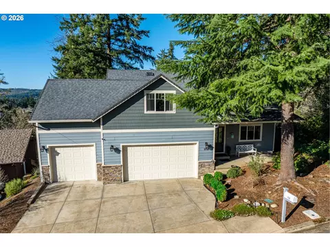 1750 E Taylor Ave, Cottage Grove, OR 97424