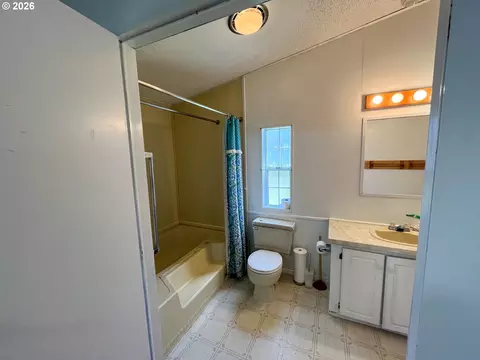 5660 Daisy St #48, Springfield, OR 97478 photo 9