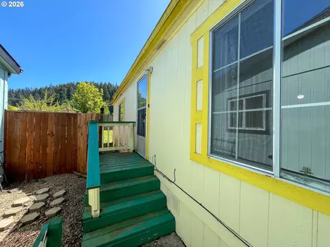 5660 Daisy St #48, Springfield, OR 97478 photo 2