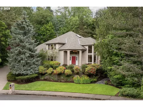 9030 SW Lancelot Ln, Portland, OR 97219