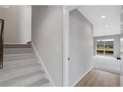 Entry Way - 4636 SE 2nd St, Gresham, OR 97080 photo 2 of 2