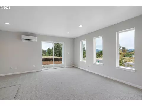 Living - 4636 SE 2nd St, Gresham, OR 97080 photo 2 of 5