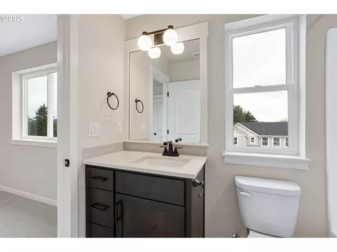 Bath - 4636 SE 2nd St, Gresham, OR 97080 photo 6 of 6