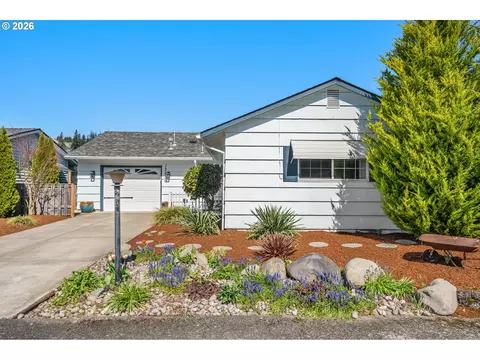 12430 SW King George Dr, King City, OR 97224