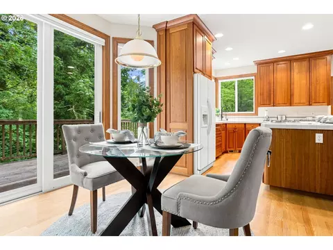 Dining - 65 SE Avondale Ct, Gresham, OR 97080 photo 2 of 3