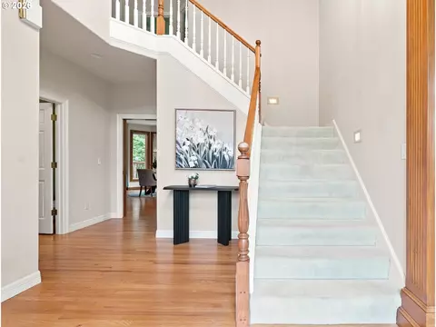 Entry Way - 65 SE Avondale Ct, Gresham, OR 97080 photo 1 of 3