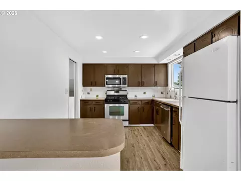 Kitchen - 1207 SE 217th Ave, Gresham, OR 97030 photo 1 of 4