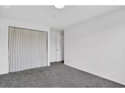 Bedroom - 1207 SE 217th Ave, Gresham, OR 97030 photo 6 of 6