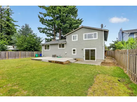 Exterior - 1207 SE 217th Ave, Gresham, OR 97030 photo 4 of 11