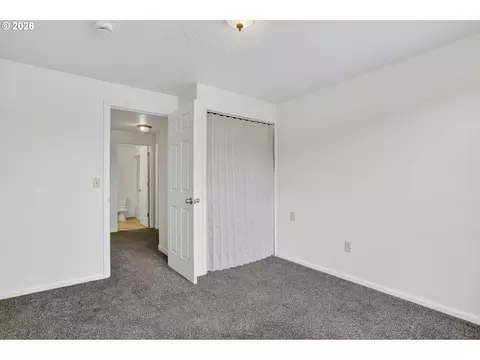 Bedroom - 1207 SE 217th Ave, Gresham, OR 97030 photo 4 of 6