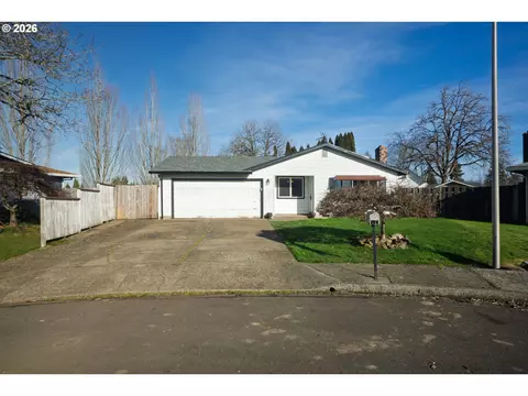 535 NE 26th Ct, Mcminnville, OR 97128