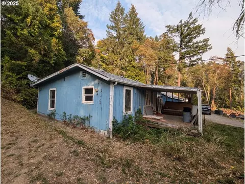 48391 Roberts Rd, Oakridge, OR 97463