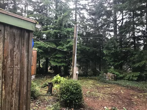 69175 Sharp Rd, North Bend, OR 97459 photo 18