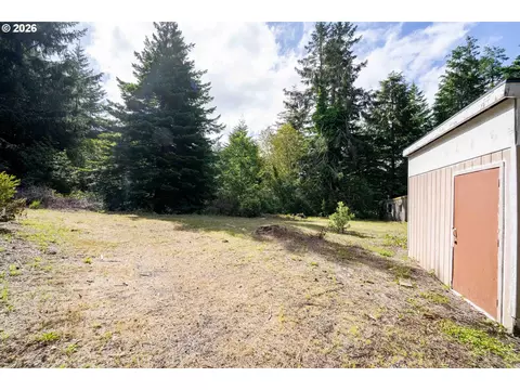 69175 Sharp Rd, North Bend, OR 97459 photo 9