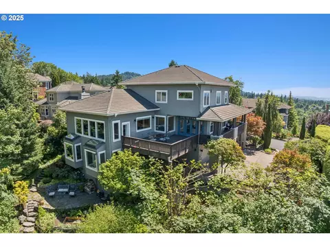 2323 NW Pinnacle Dr, Portland, OR 97229