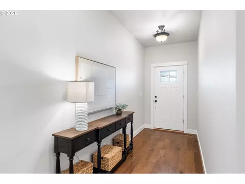 Entry Way - 346 River Loop 1, Eugene, OR 97404 photo 1 of 1