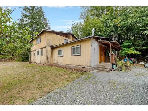 64175 Solari Rd, Coos Bay, OR 97420