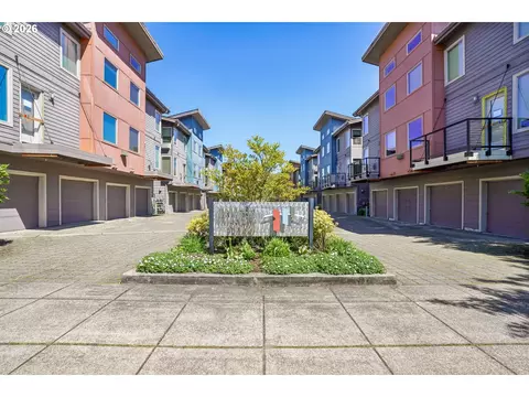8555 N Kellogg St #1-2, Portland, OR 97203