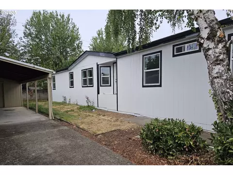 1949 SE Palmquist Rd #42, Gresham, OR 97080