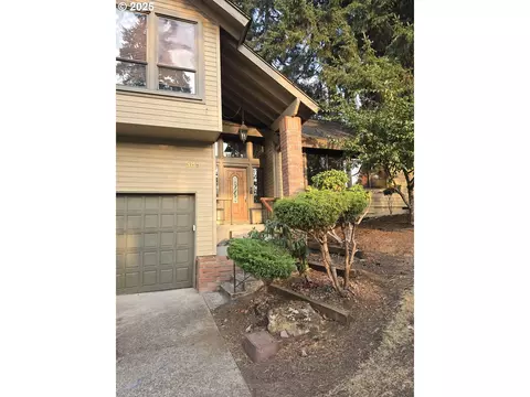 589 S 72nd St, Springfield, OR 97478