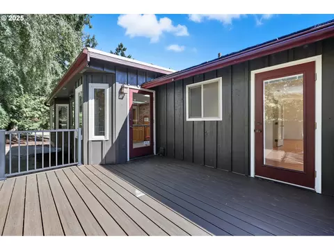 Exterior - 499 NE Williams Rd, Gresham, OR 97030 photo 7 of 13