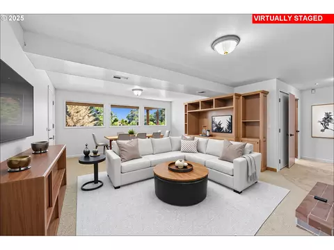 Living - 499 NE Williams Rd, Gresham, OR 97030 photo 9 of 11