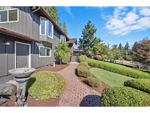 Exterior - 499 NE Williams Rd, Gresham, OR 97030 photo 4 of 13