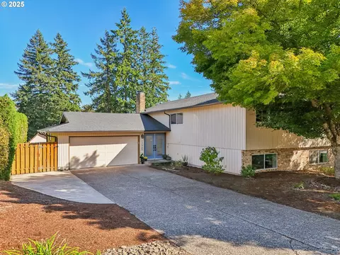 17900 Monticello Dr, Gladstone, OR 97027