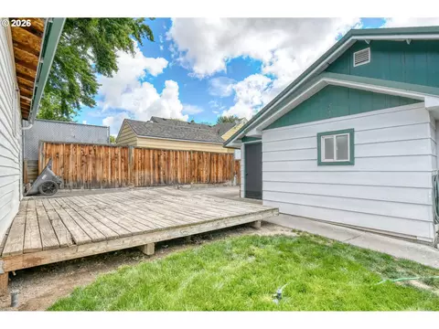 Exterior - 501 NW 7th St, Pendleton, OR 97801 photo 4 of 9