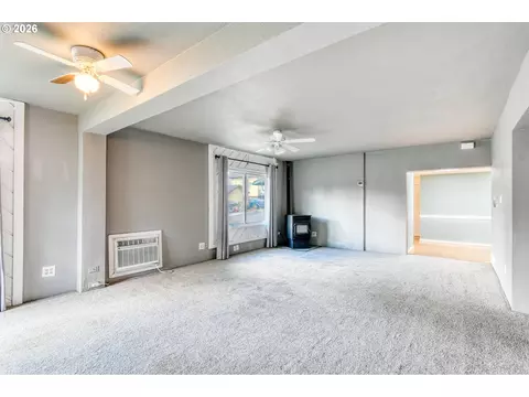 Living - 501 NW 7th St, Pendleton, OR 97801 photo 1 of 4